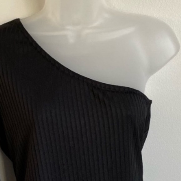 Black Open Shoulder Bodysuit - Picture 6 of 8